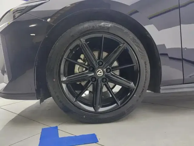Changan Changan UNI-V 2022 1.5T Premium Model — Фото автомобиля 6