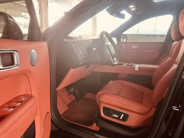 Li Auto L8 — Фото автомобиля 6