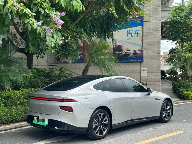 Xpeng P7 — Фото автомобиля 4