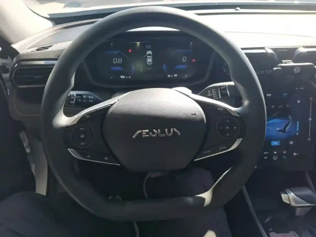Dongfeng Yixuan — Фото автомобиля 10