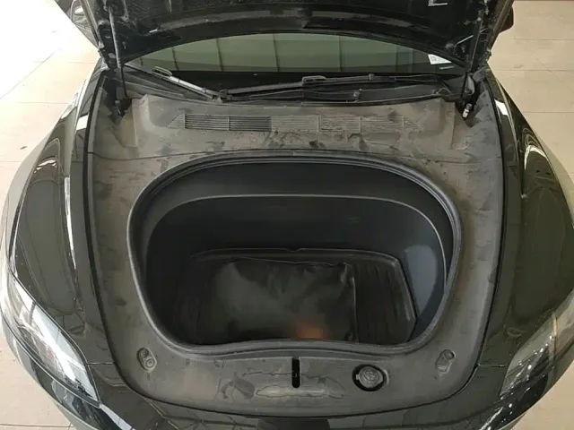 Tesla Model 3 — Фото автомобиля 19