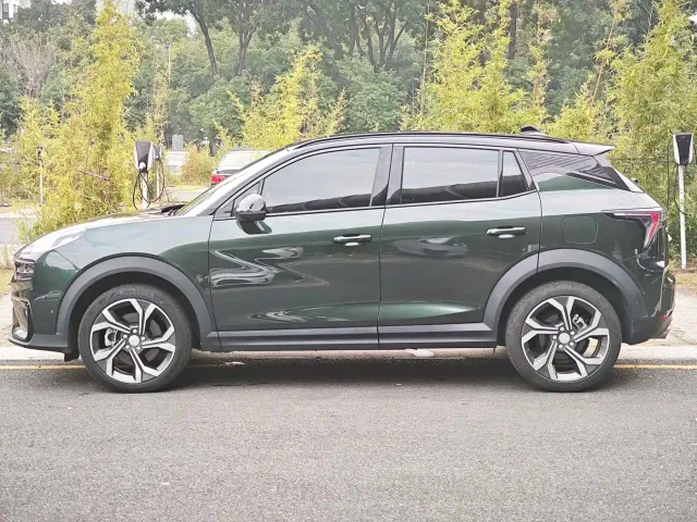 Lynk & Co 06 — Фото автомобиля 3