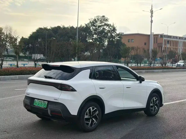 Changan Qiyuan Q05 — Фото автомобиля 4