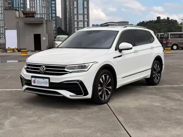 Фотография автомобиля — Volkswagen Tiguan L