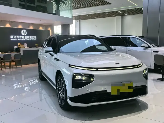 Xpeng G9 — Фото автомобиля 3
