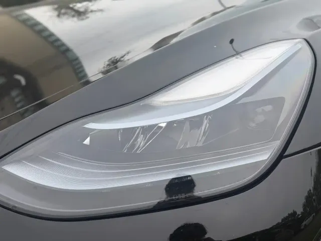 Tesla Model Y — Фото автомобиля 16