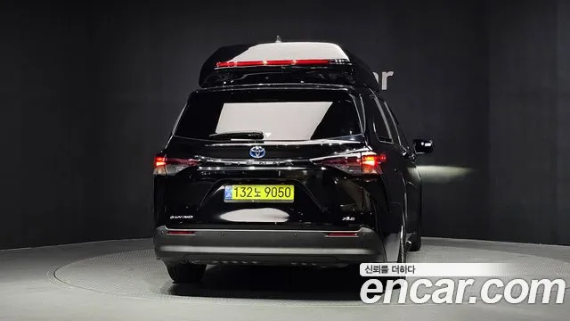 Toyota Sienna — Фото автомобиля 3