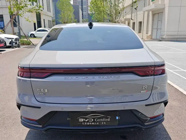 BYD Han — Фото автомобиля 10