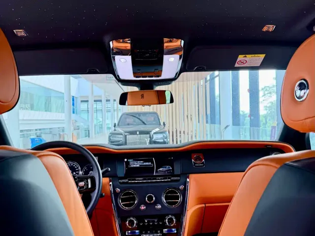 Rolls-Royce Cullinan — Фото автомобиля 9