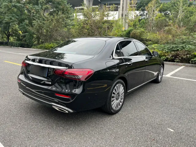 Mercedes-Benz E-Class — Фото автомобиля 5