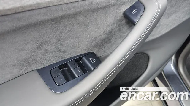 Tesla Model Y — Фото автомобиля 27
