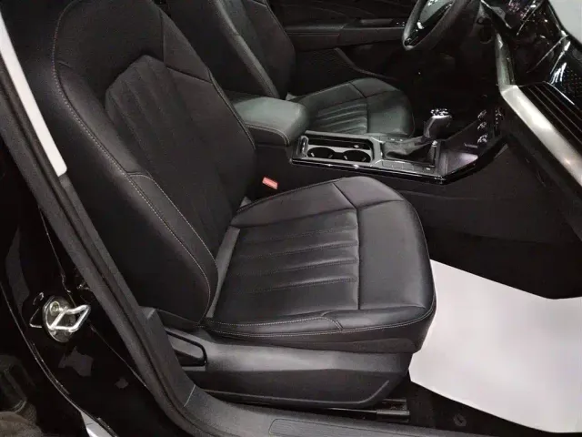 Volkswagen Passat — Фото автомобиля 19
