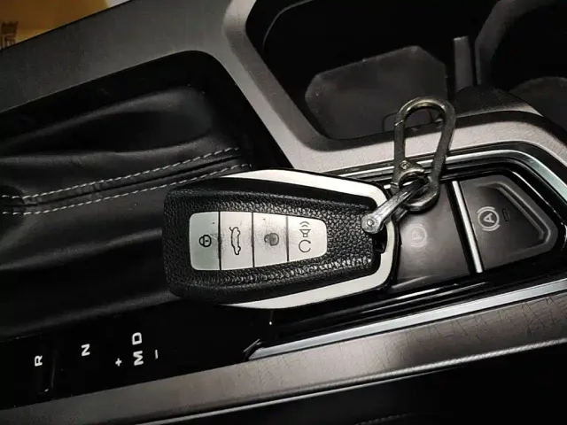Geely Emgrand — Фото автомобиля 8