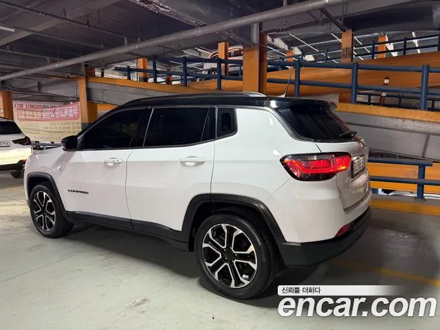 Jeep Compass 2nd Gen — Фото автомобиля 4