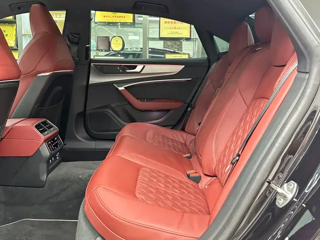 Audi A7L — Фото автомобиля 9