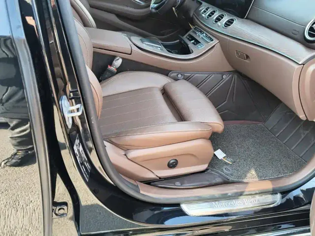 Mercedes-Benz E-Class — Фото автомобиля 8