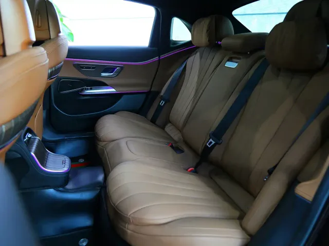 Mercedes-Benz E-Class — Фото автомобиля 15