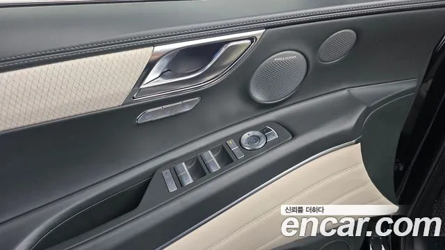 Genesis GV80 — Фото автомобиля 27