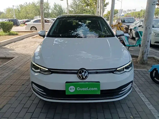 Volkswagen Golf — Фото автомобиля 2