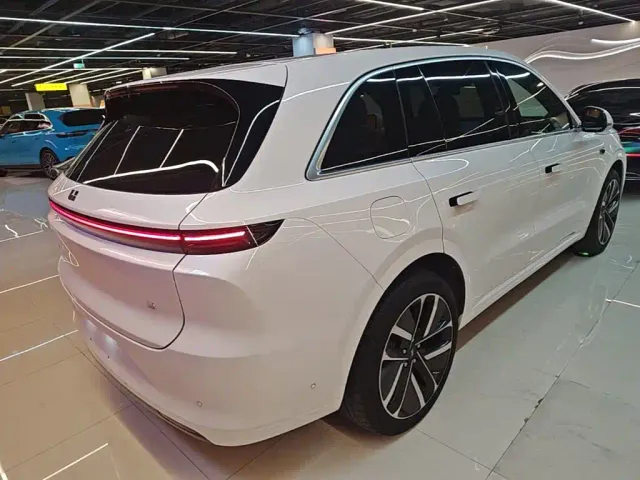 Li Auto L6 — Фото автомобиля 6