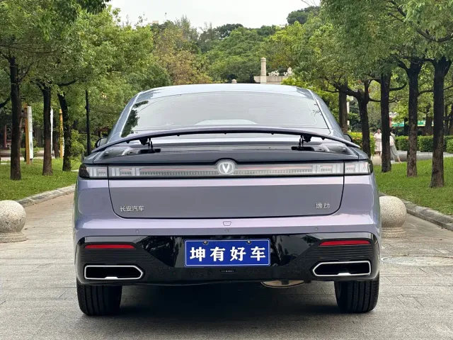 Changan Eado — Фото автомобиля 5
