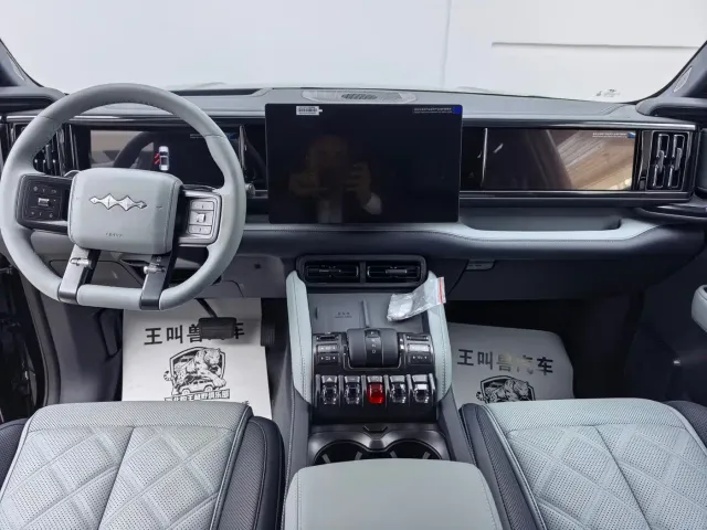 BYD FangChengBao Leopard 5 — Фото автомобиля 5