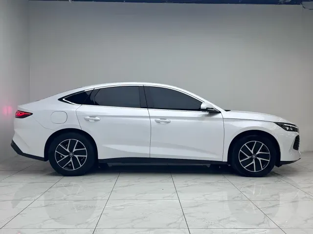 BYD Qin L — Фото автомобиля 7