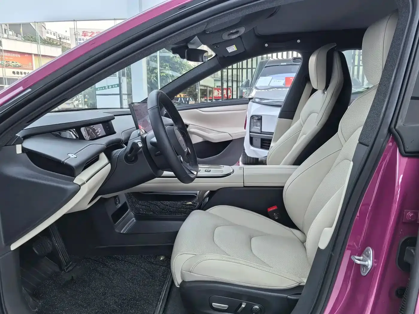 Xiaomi Auto Xiaomi SU7 2024 RWD Ultra Long Range Advanced Smart Driving Pro Edition — Фото автомобиля 5