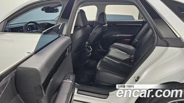 Hyundai Grandeur GN7 — Фото автомобиля 28