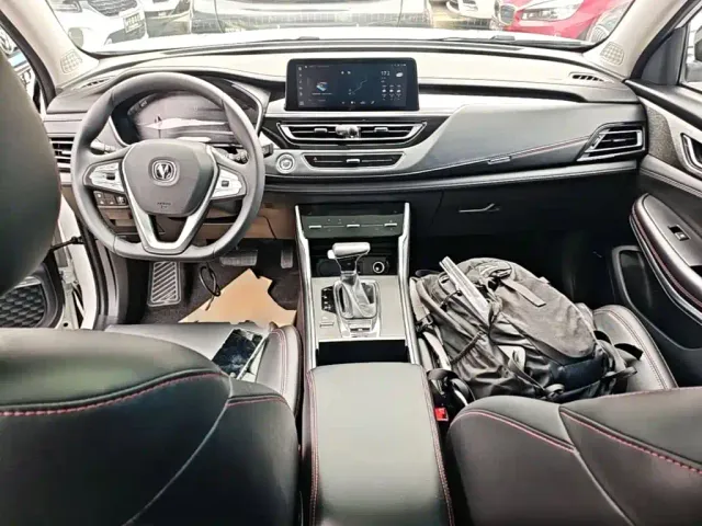 Changan CS75 — Фото автомобиля 9