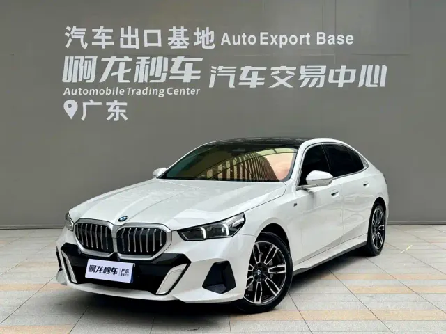 Фотография автомобиля — BMW 5 Series