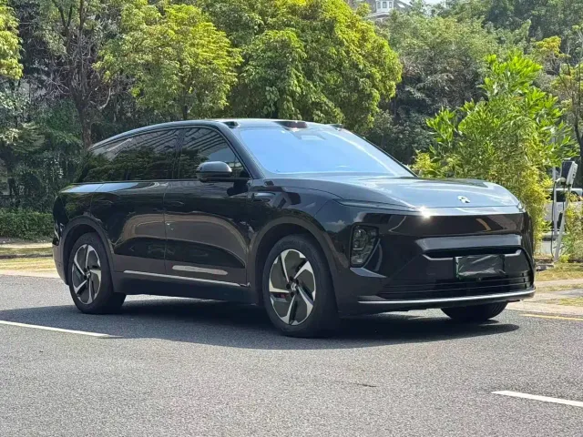 Nio ES8 — Фото автомобиля 3
