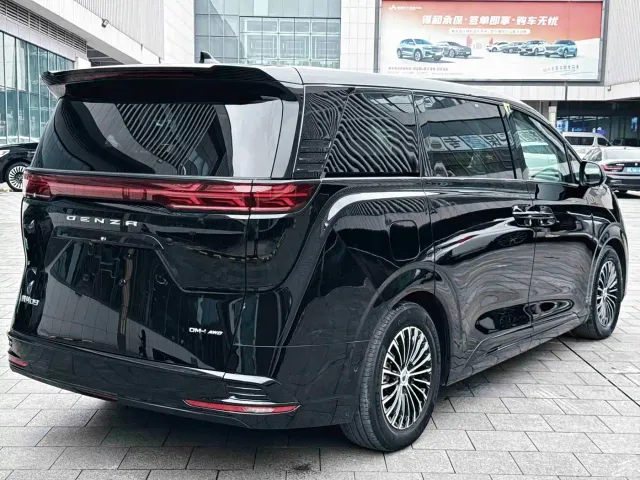 Denza Denza D9 2024 DM-i 980 AWD Flagship — Фото автомобиля 24