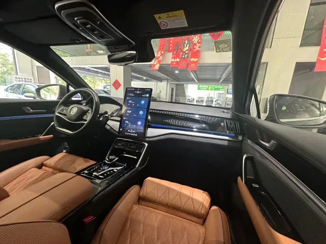 BYD Tang — Фото автомобиля 14