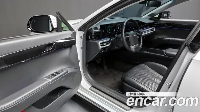 Hyundai Grandeur Grandeur (GN7) 2.5 Бензин 2WD — Фото автомобиля 10