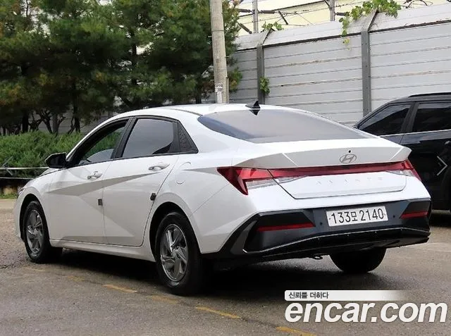 Hyundai Avante — Фото автомобиля 3