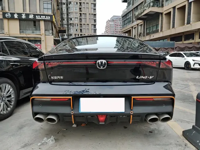 Changan UNI-V — Фото автомобиля 13