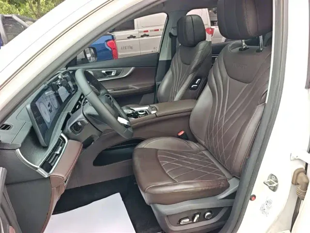 Chery Tiggo 8 PLUS — Фото автомобиля 14