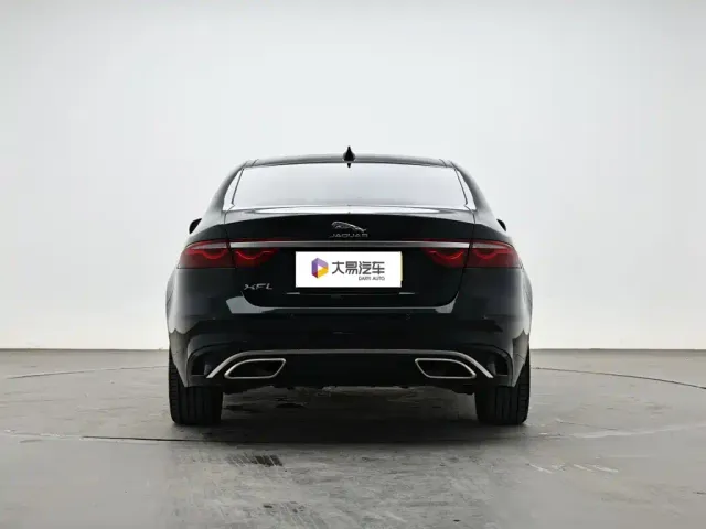 Jaguar XFL — Фото автомобиля 4