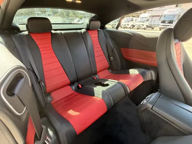 Mercedes-Benz E-Class — Фото автомобиля 14