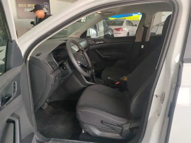 Volkswagen T-Cross — Фото автомобиля 9