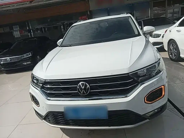 Volkswagen T-Roc — Фото автомобиля 2