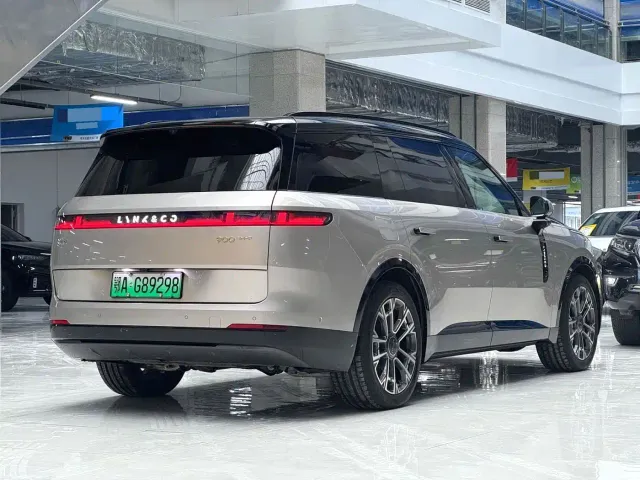 Lynk & Co 900 — Фото автомобиля 10