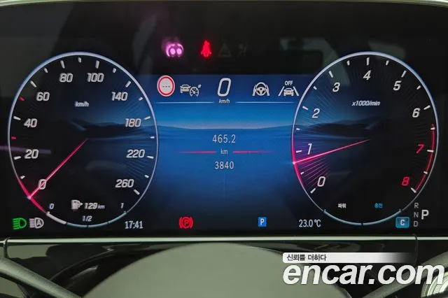 Mercedes-Benz E-Class — Фото автомобиля 20