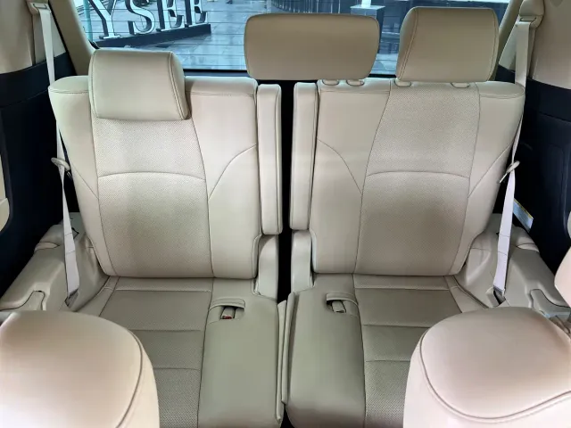 Toyota Alphard — Фото автомобиля 17