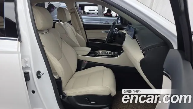 Genesis GV70 — Фото автомобиля 17