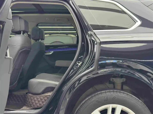 Volkswagen Touareg — Фото автомобиля 9