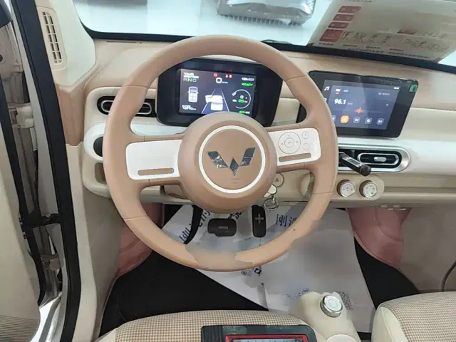 Wuling Hongguang Mini EV — Фото автомобиля 10