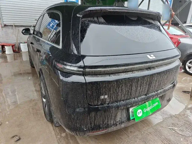 Li Auto L8 — Фото автомобиля 4