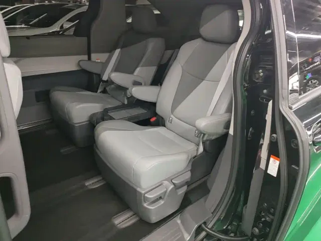 Toyota Granvia — Фото автомобиля 16